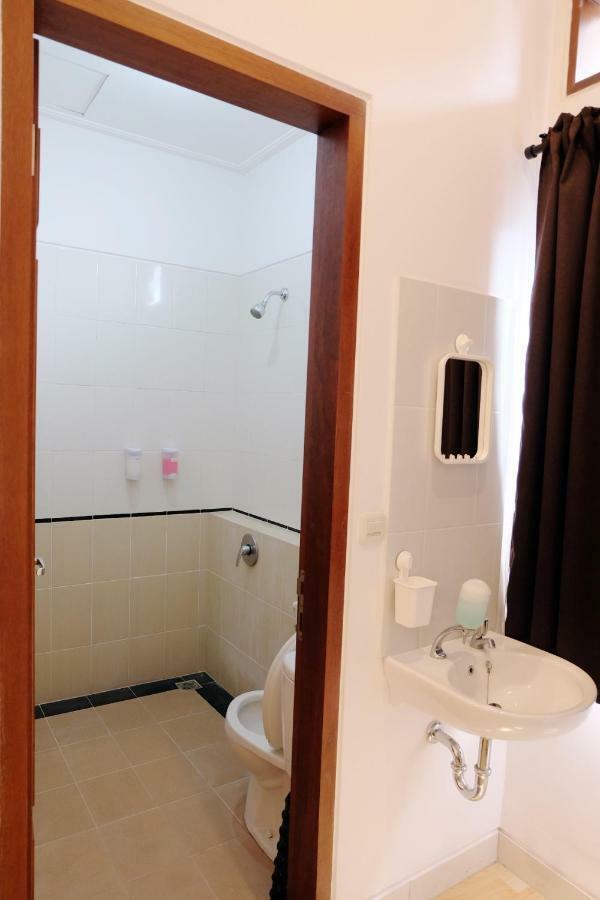 Stephouse Apartment Yogyakarta Ngoại thất bức ảnh